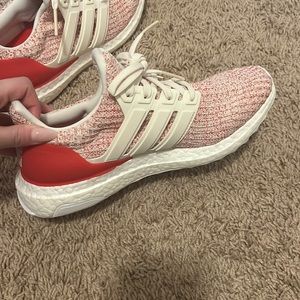 Ultraboosts- red size 6.5